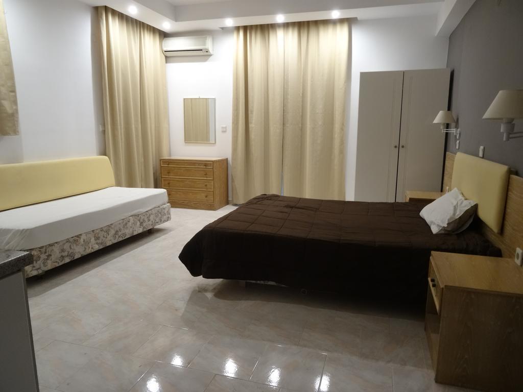 פליראקי Evas Rooms מראה חיצוני תמונה