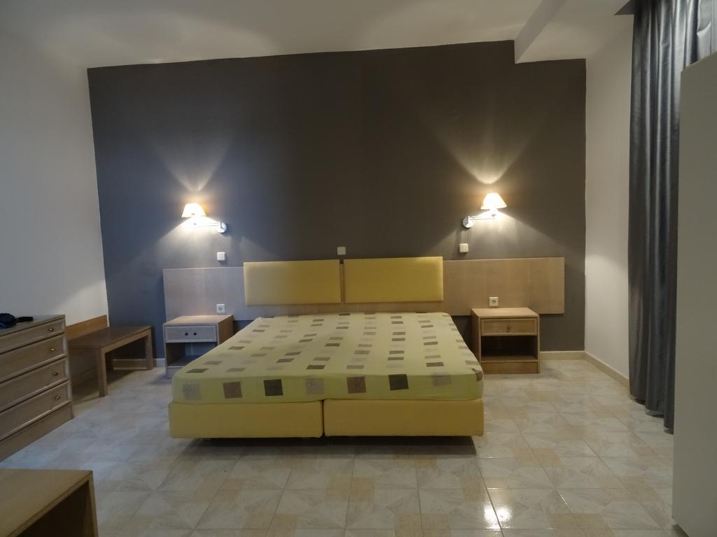 פליראקי Evas Rooms מראה חיצוני תמונה
